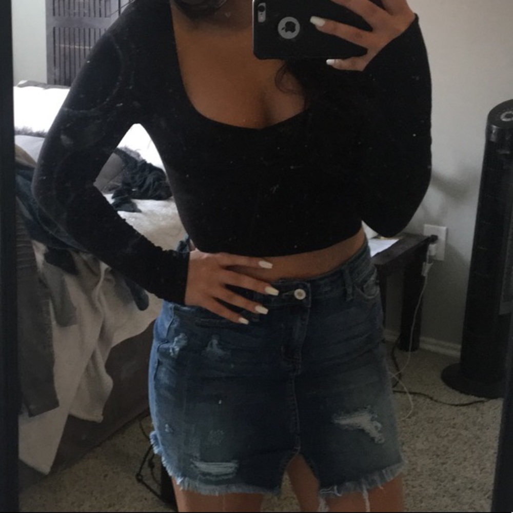 Comfy, stretchy, versatile dark wash jean skirt. Longer length Is Great!!! - Picture 2 of 5